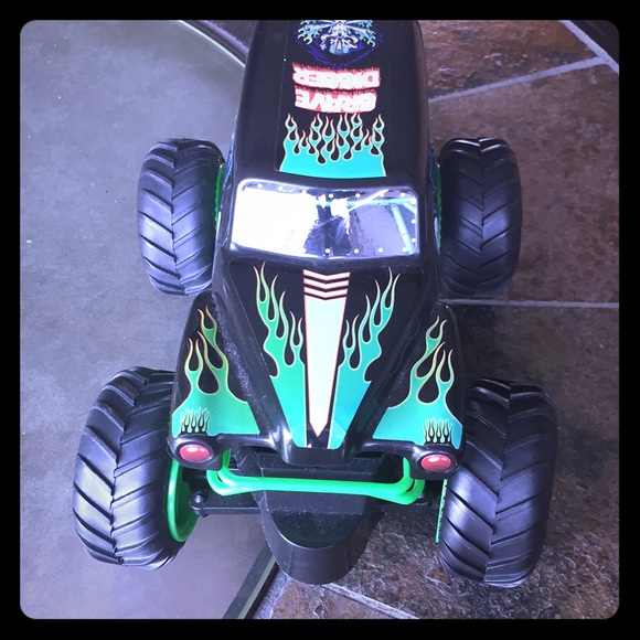 grave digger car toy